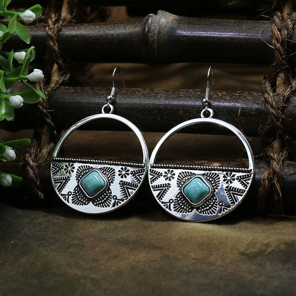 Definitely Della Jewelry - Boho festival western style silver tone and faux turquoise fashion earrings